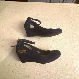 Women's Navy Wedge Shoes by American Rag
